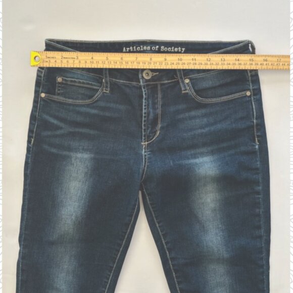 Articles of Society Mid-Rise, size 28 distressed jeans - Picture 6 of 6